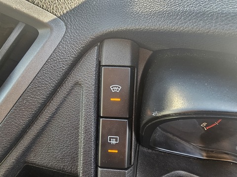 2.2 TDCi 460 HDT Minibus 4dr Diesel Manual L4 H3 (18 seats) (196 g/km, 123 bhp) Minibus Manual Diesel