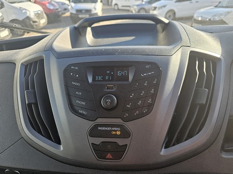 2.2 TDCi 460 HDT Minibus 4dr Diesel Manual L4 H3 (18 seats) (196 g/km, 123 bhp) Minibus Manual Diesel