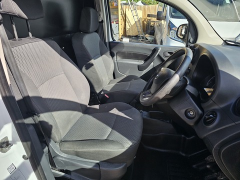 1.5 109 CDI Pure Panel Van 5dr Diesel Manual L2 Euro 6 (94 ps)