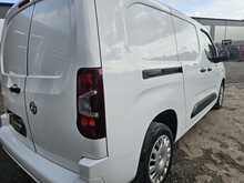 Vauxhall Combo 1.5 Turbo D 2300 Sportive Panel Van 6dr Diesel Manual L2 H1 Euro 6 (100 ps) 
