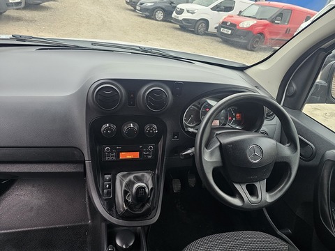 1.5 109 CDI BlueEfficiency Panel Van 5dr Diesel Manual L2 Euro 6 (s/s) (90 ps)