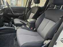 Mitsubishi L200 2.2 DI-D DC 4Life Pickup Double Cab 4dr Diesel Manual 4WD Euro 6 (s/s) (150 ps) 