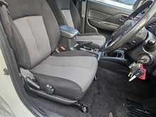 Mitsubishi L200 2.2 DI-D DC 4Life Pickup Double Cab 4dr Diesel Manual 4WD Euro 6 (s/s) (150 ps) 