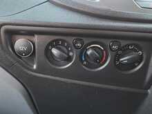 Ford Transit 2.2 TDCi 460 HDT Trend Minibus 5dr Diesel Manual L4 H3 (18 seats) (196 g/km, 123 bhp) 