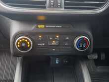 Ford Focus 1.5 EcoBlue Active Estate 5dr Diesel Auto Euro 6 (s/s) (120 ps) 