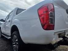 Nissan Navara 2.3 dCi Visia Pickup Double Cab 4dr Diesel Manual 4WD Euro 6 (s/s) (163 ps) 