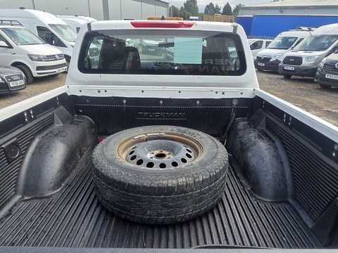 2.3 dCi Visia Pickup Double Cab 4dr Diesel Manual 4WD Euro 6 (s/s) (163 ps)