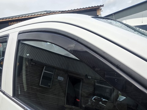 2.3 dCi Visia Pickup Double Cab 4dr Diesel Manual 4WD Euro 6 (s/s) (163 ps)