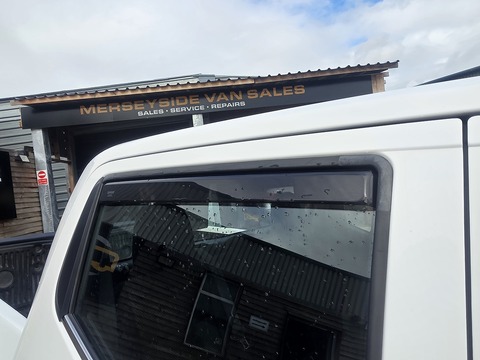 2.3 dCi Visia Pickup Double Cab 4dr Diesel Manual 4WD Euro 6 (s/s) (163 ps)