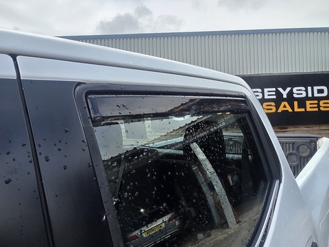 2.3 dCi Visia Pickup Double Cab 4dr Diesel Manual 4WD Euro 6 (s/s) (163 ps)