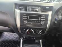 Nissan Navara 2.3 dCi Visia Pickup Double Cab 4dr Diesel Manual 4WD Euro 6 (s/s) (163 ps) 