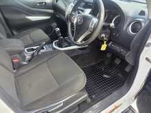 Nissan Navara 2.3 dCi Visia Pickup Double Cab 4dr Diesel Manual 4WD Euro 6 (s/s) (163 ps) 