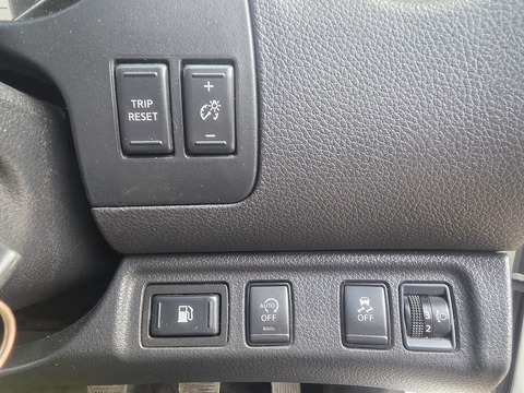 2.3 dCi Visia Pickup Double Cab 4dr Diesel Manual 4WD Euro 6 (s/s) (163 ps)