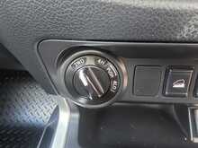 Nissan Navara 2.3 dCi Visia Pickup Double Cab 4dr Diesel Manual 4WD Euro 6 (s/s) (163 ps) 