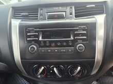 Nissan Navara 2.3 dCi Visia Pickup Double Cab 4dr Diesel Manual 4WD Euro 6 (s/s) (163 ps) 