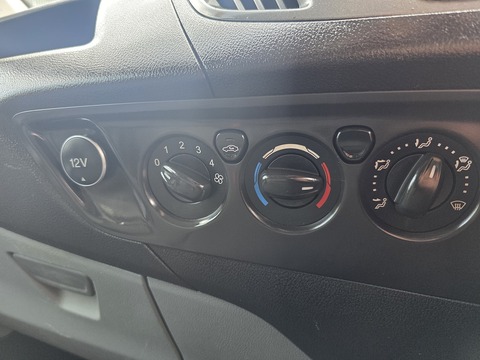 2.2 TDCi 270 ECOnetic Panel Van 5dr Diesel Manual L1 H1 (162 g/km, 98 bhp)