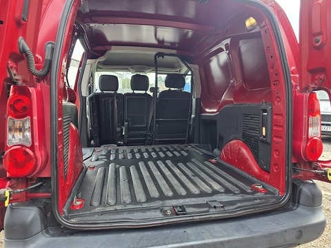 1.6 HDi 625 LX Panel Van 5dr Diesel Manual L1 (153 g/km, 75 bhp)