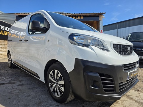 1.6 BlueHDi 1000 Professional Standard Panel Van 6dr Diesel Manual MWB Euro 6 (s/s) (115 ps)