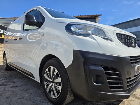 1.6 BlueHDi 1000 Professional Standard Panel Van 6dr Diesel Manual MWB Euro 6 (s/s) (115 ps)