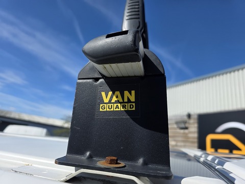 1.6 BlueHDi 1000 Professional Standard Panel Van 6dr Diesel Manual MWB Euro 6 (s/s) (115 ps)
