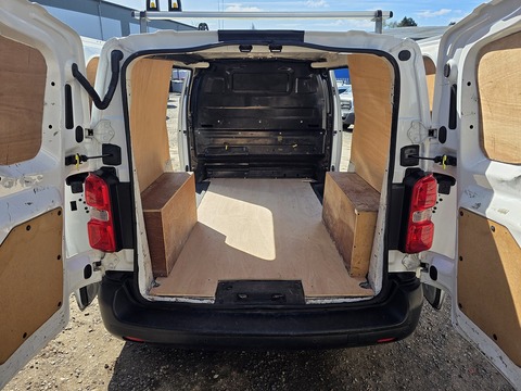 1.6 BlueHDi 1000 Professional Standard Panel Van 6dr Diesel Manual MWB Euro 6 (s/s) (115 ps)