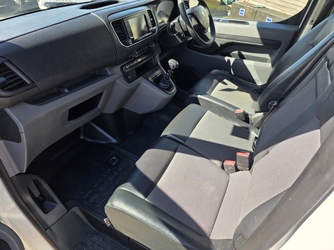 1.6 BlueHDi 1000 Professional Standard Panel Van 6dr Diesel Manual MWB Euro 6 (s/s) (115 ps)