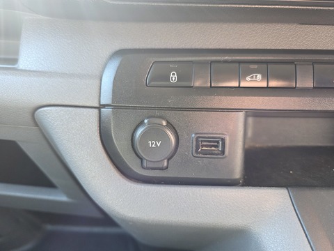 1.6 BlueHDi 1000 Professional Standard Panel Van 6dr Diesel Manual MWB Euro 6 (s/s) (115 ps)