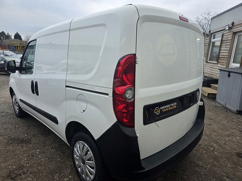 1.3 CDTi 2000 Temperature Controlled 3dr Diesel Manual FWD L1 H1 (133 g/km, 94 bhp)