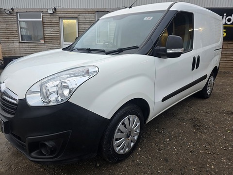 1.3 CDTi 2000 Temperature Controlled 3dr Diesel Manual FWD L1 H1 (133 g/km, 94 bhp)