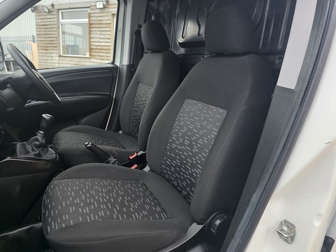 1.3 CDTi 2000 Temperature Controlled 3dr Diesel Manual FWD L1 H1 (133 g/km, 94 bhp)