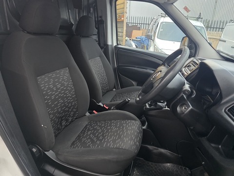 1.3 CDTi 2000 Temperature Controlled 3dr Diesel Manual FWD L1 H1 (133 g/km, 94 bhp)