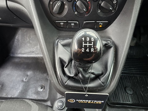 1.5 TDCi 210 Trend Panel Van 5dr Diesel Manual L2 H1 (124 g/km, 99 bhp)