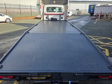 3.0D HPI 18V Business 70C 3450 Chassis Cab 2dr Diesel HiMatic MWB Euro 6 (DRW) (180 ps)