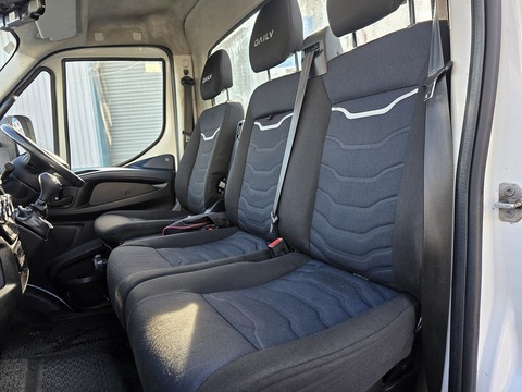 3.0D HPI 18V Business 70C 3450 Chassis Cab 2dr Diesel HiMatic MWB Euro 6 (DRW) (180 ps)