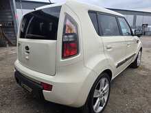 Kia Soul 1.6 Shaker SUV 5dr Petrol Manual Euro 4 (124 bhp) 