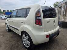 Kia Soul 1.6 Shaker SUV 5dr Petrol Manual Euro 4 (124 bhp) 