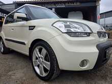 Kia Soul 1.6 Shaker SUV 5dr Petrol Manual Euro 4 (124 bhp) 