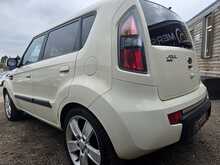 Kia Soul 1.6 Shaker SUV 5dr Petrol Manual Euro 4 (124 bhp) 