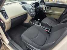 Kia Soul 1.6 Shaker SUV 5dr Petrol Manual Euro 4 (124 bhp) 