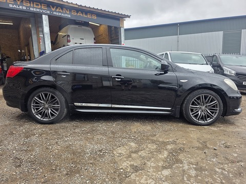 2.4 16V Sport Saloon 4dr Petrol CVT 4WD Euro 5 (178 ps)