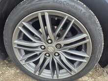Suzuki Kizashi 2.4 16V Sport Saloon 4dr Petrol CVT 4WD Euro 5 (178 ps) 