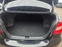 Suzuki Kizashi 2.4 16V Sport Saloon 4dr Petrol CVT 4WD Euro 5 (178 ps) 