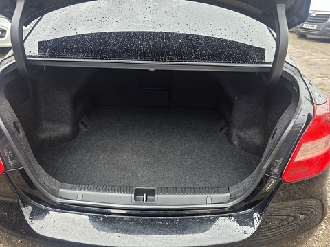 2.4 16V Sport Saloon 4dr Petrol CVT 4WD Euro 5 (178 ps)