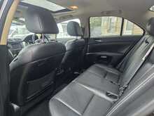 Suzuki Kizashi 2.4 16V Sport Saloon 4dr Petrol CVT 4WD Euro 5 (178 ps) 