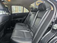 Suzuki Kizashi 2.4 16V Sport Saloon 4dr Petrol CVT 4WD Euro 5 (178 ps) 