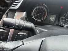 Suzuki Kizashi 2.4 16V Sport Saloon 4dr Petrol CVT 4WD Euro 5 (178 ps) 