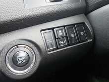 Suzuki Kizashi 2.4 16V Sport Saloon 4dr Petrol CVT 4WD Euro 5 (178 ps) 