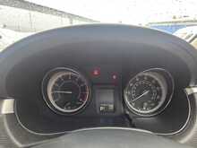 Suzuki Kizashi 2.4 16V Sport Saloon 4dr Petrol CVT 4WD Euro 5 (178 ps) 