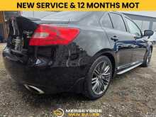 Suzuki Kizashi 2.4 16V Sport Saloon 4dr Petrol CVT 4WD Euro 5 (178 ps) 