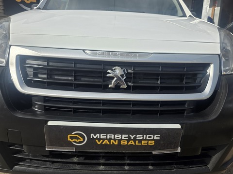 1.6 BlueHDi 744 S Combi Van 6dr Diesel Manual L2 (113 g/km, 97.64 bhp)